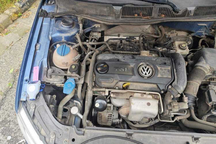 Used Volkswagen Lavida 2013 1.4TSI DSG Comfort Edition Engine Bay Right