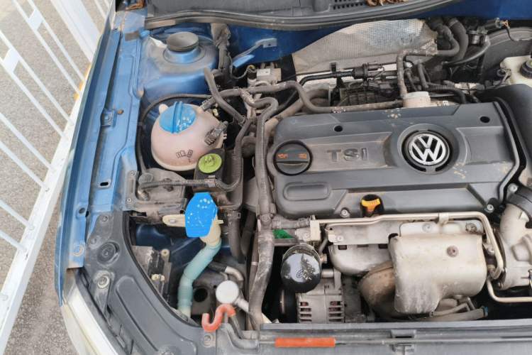 Used Volkswagen Lavida 2013 1.4TSI DSG Comfort Edition Engine Bay Right