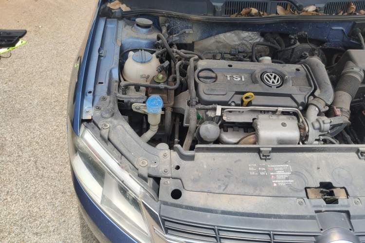 Used Volkswagen Lavida 2013 1.4TSI DSG Luxury Edition Engine Bay Right