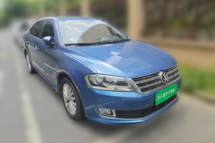 Used Volkswagen Lavida 2013 Revised Version 1.6L Automatic Luxury Edition Front Right 45 Deg