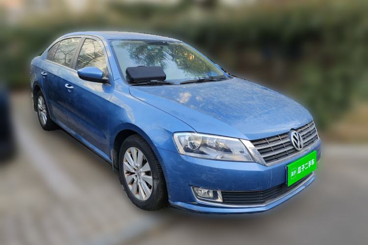 Used Volkswagen Lavida 2013 1.4TSI DSG Comfort Edition Front Right 45 Deg