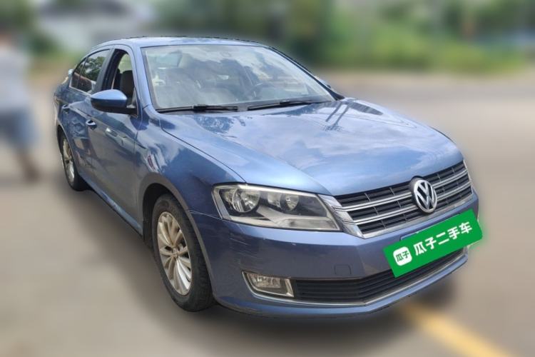 Used Volkswagen Lavida 2013 1.4TSI DSG Luxury Edition Front Right 45 Deg