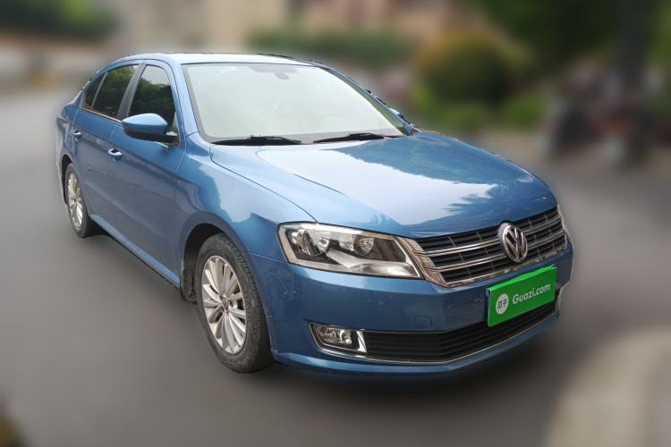 Used Volkswagen Lavida 2013 Revised Version 1.6L Automatic Luxury Edition Front Right 45 Deg