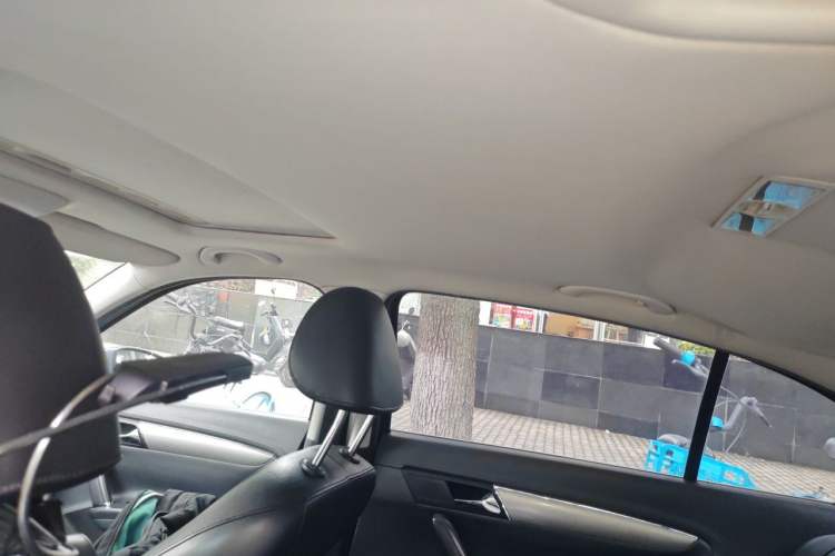 Used Volkswagen Lavida 2013 1.6L Automatic Luxury Edition Headliner