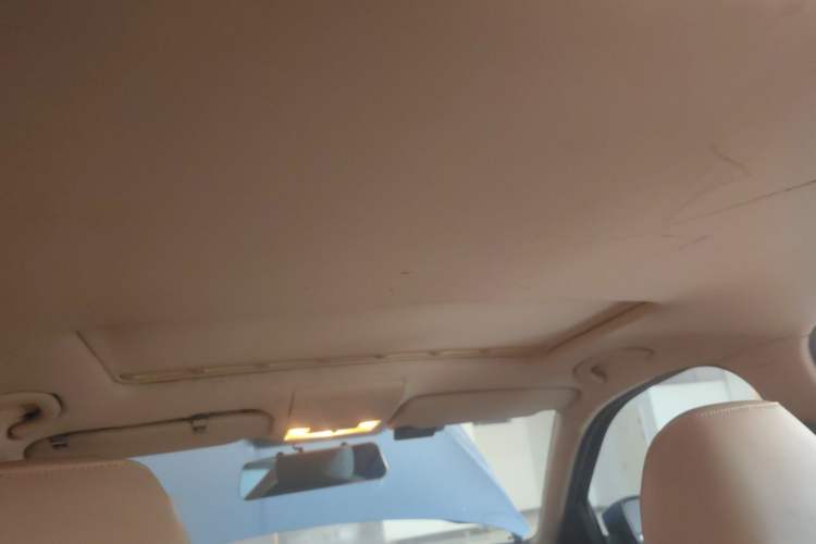 Used Volkswagen Lavida 2013 1.6L Automatic Comfort Edition Headliner