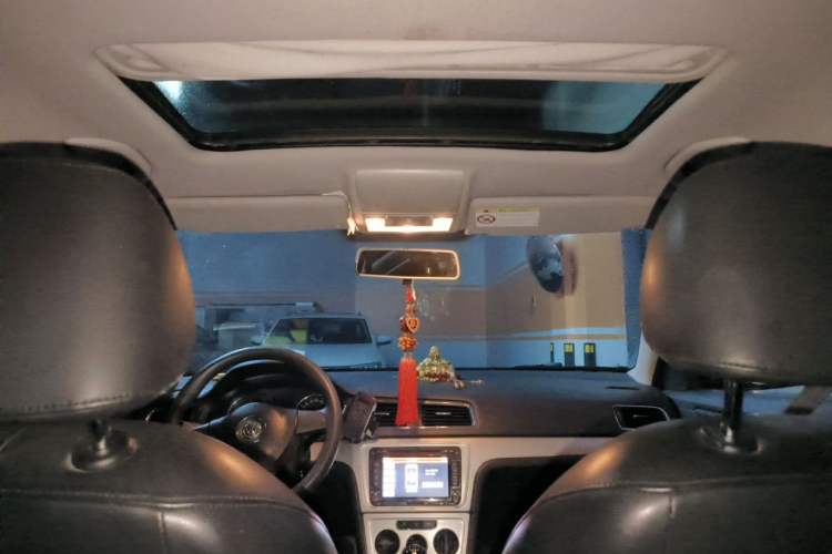 Used Volkswagen Lavida 2013 1.6L Manual Comfort Edition Headliner