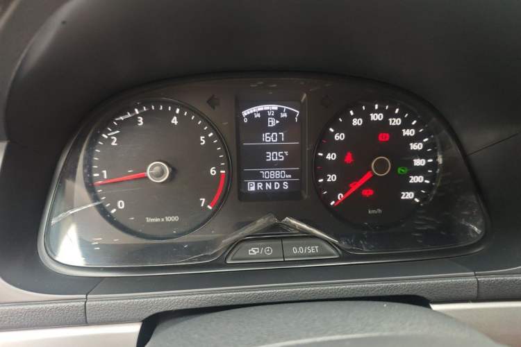 Used Volkswagen Lavida 2013 1.6L Automatic Fashion Edition Instrument Cluster