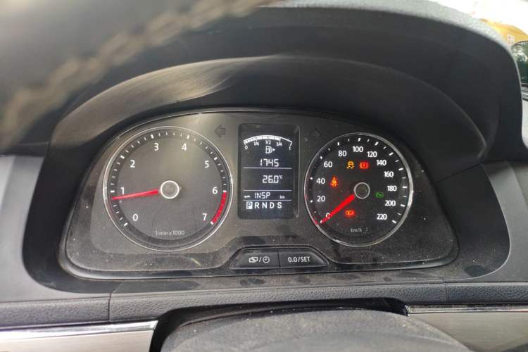Used Volkswagen Lavida 2013 1.6L Automatic Luxury Edition Instrument Cluster