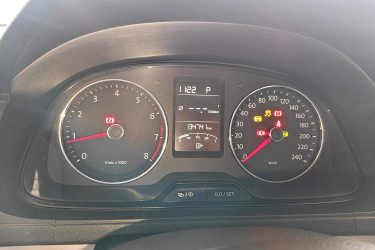 Used Volkswagen Lavida 2013 Revised Version 1.4 TSI DSG Comfort Edition Instrument Cluster