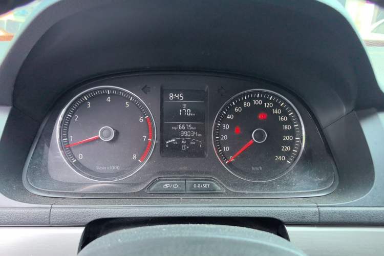 Used Volkswagen Lavida 2013 1.4TSI Manual Comfort Edition Instrument Cluster