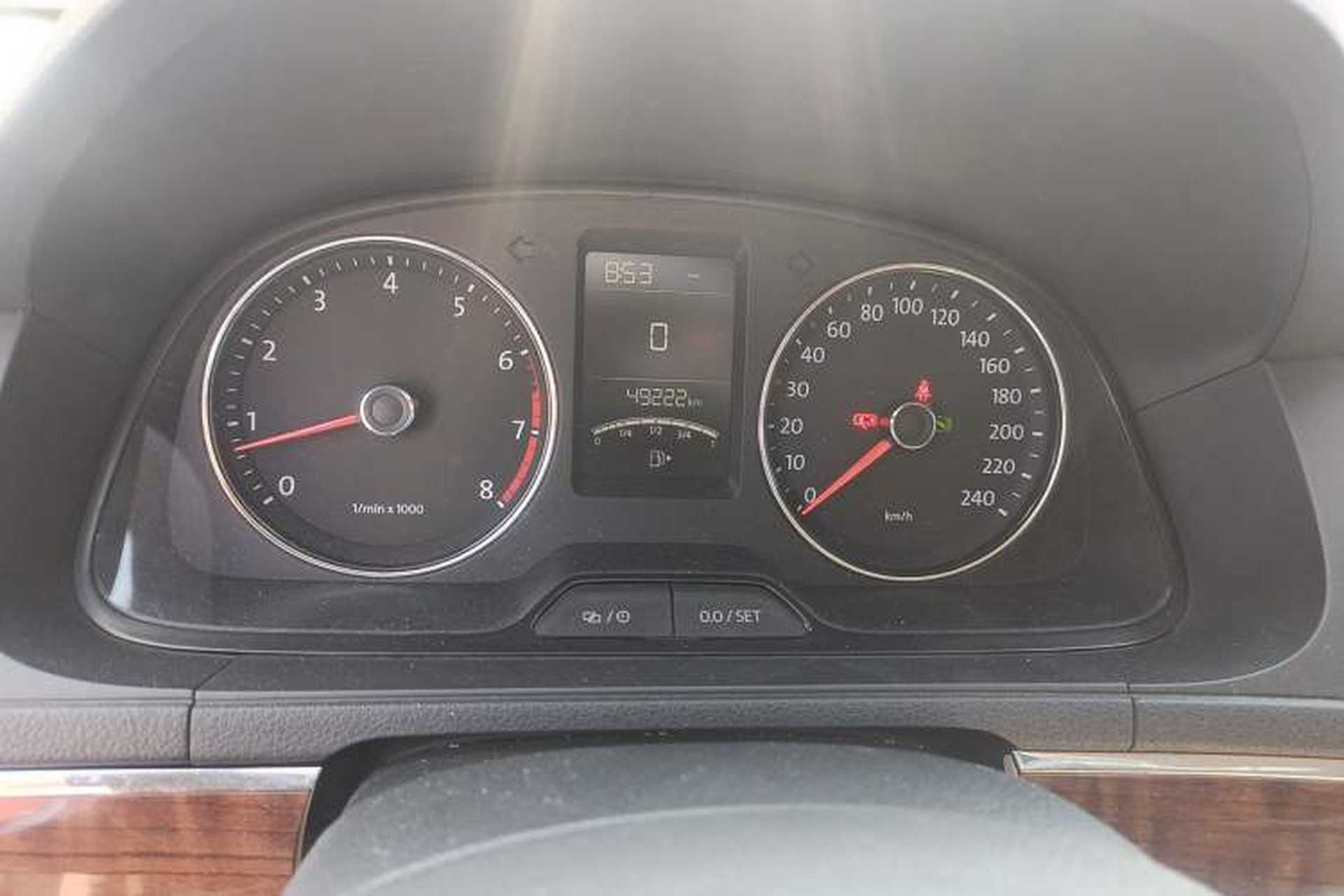 Used Volkswagen Lavida 2013 1.6L Automatic Luxury Edition Instrument Cluster