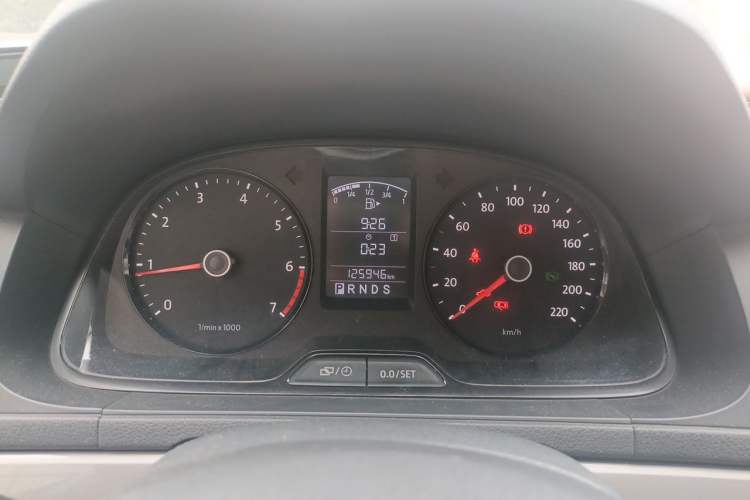Used Volkswagen Lavida 2013 1.6L Automatic Fashion Edition Instrument Cluster