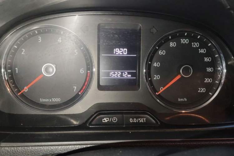 Used Volkswagen Lavida 2013 1.6L Automatic Comfort Edition Instrument Cluster