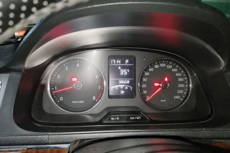 Used Volkswagen Lavida 2013 Revised Version 1.4 TSI DSG Luxury Edition Instrument Cluster