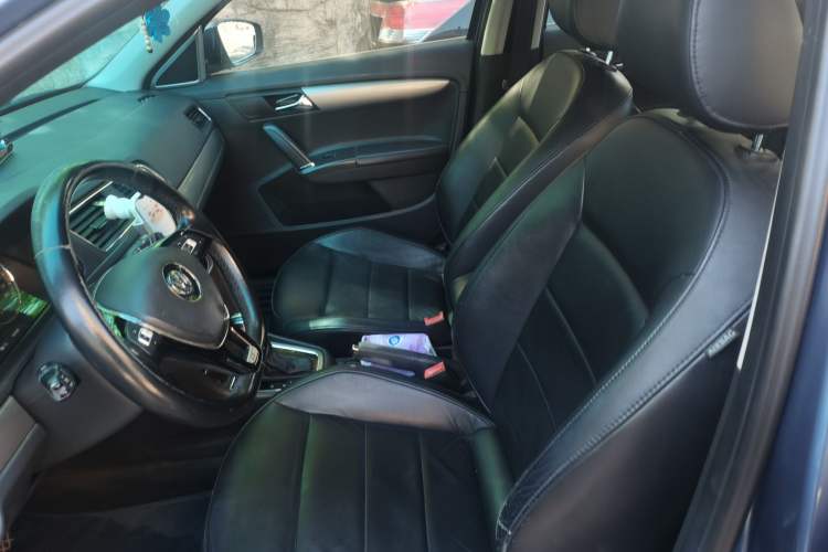 Used Volkswagen Lavida 2013 1.4TSI DSG Comfort Edition Left Front Seat