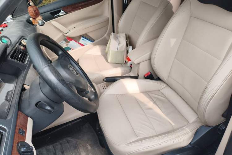 Used Volkswagen Lavida 2013 1.4TSI DSG Comfort Edition Left Front Seat