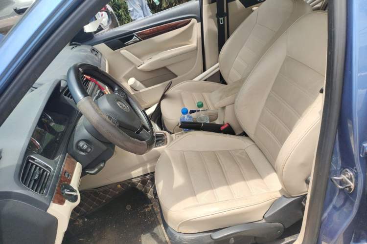 Used Volkswagen Lavida 2013 1.4TSI DSG Luxury Edition Left Front Seat
