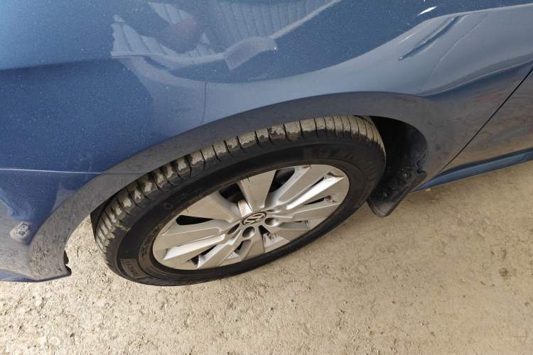 Used Volkswagen Lavida 2013 Revised Version 1.4 TSI DSG Comfort Edition Left Front Wheel Hub