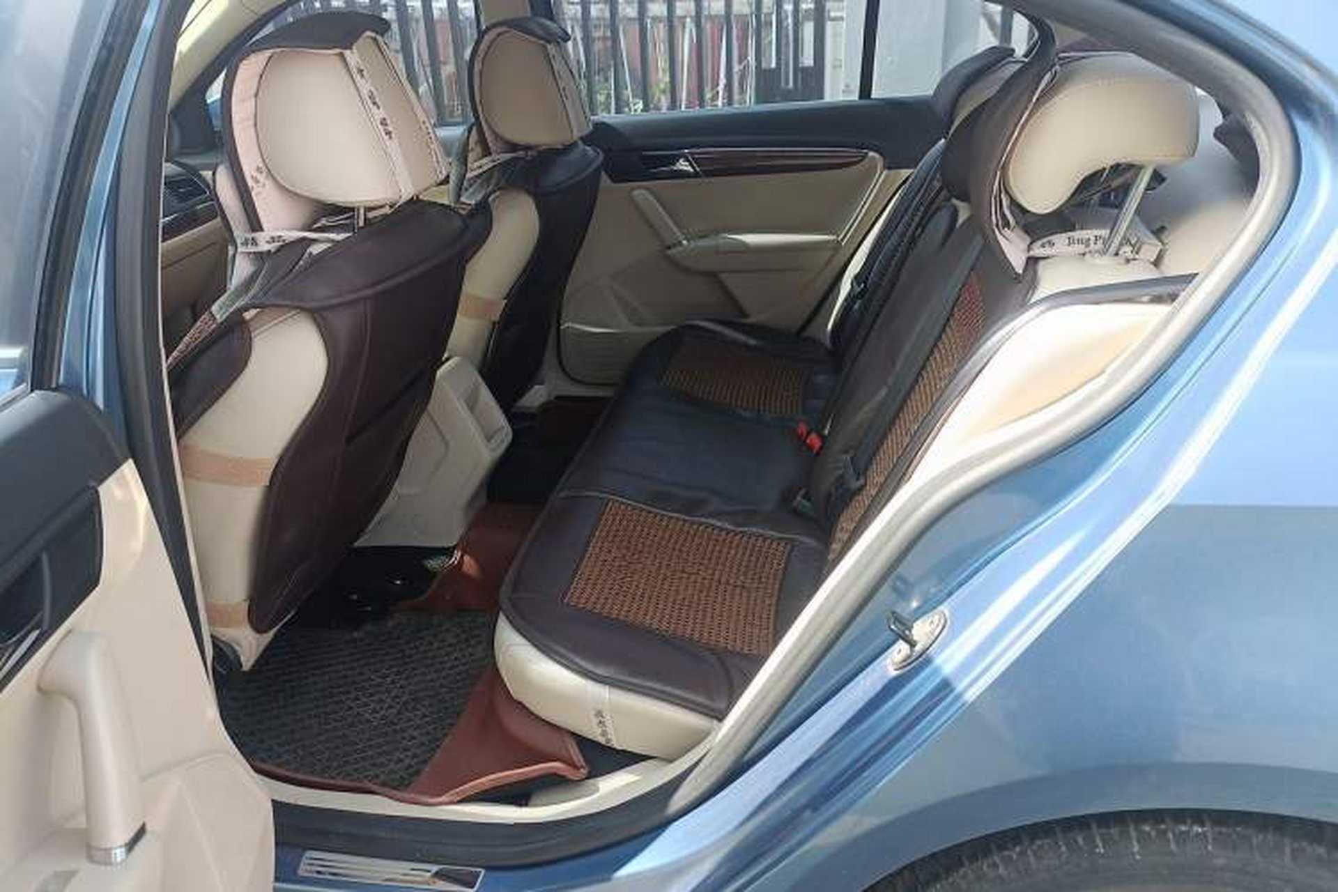 Used Volkswagen Lavida 2013 1.6L Automatic Luxury Edition Left Rear Seat