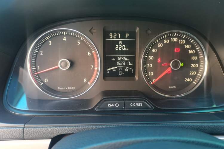 Used Volkswagen Lavida 2013 1.4TSI DSG Comfort Edition Odometer Close Up
