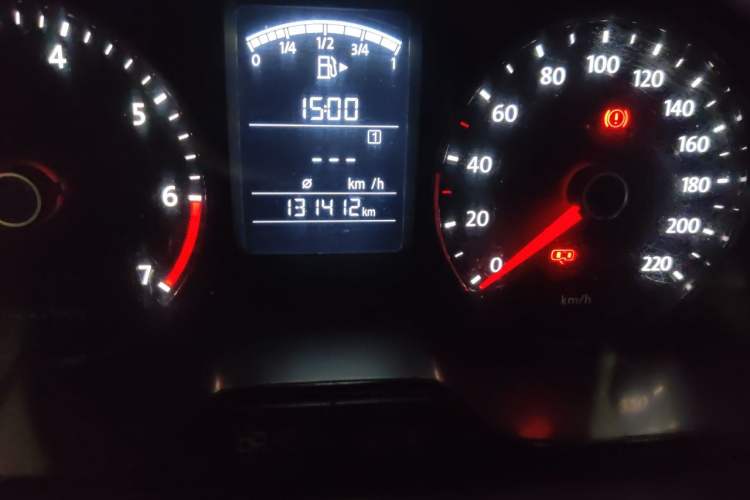 Used Volkswagen Lavida 2013 1.6L Manual Fashion Edition Odometer Close Up