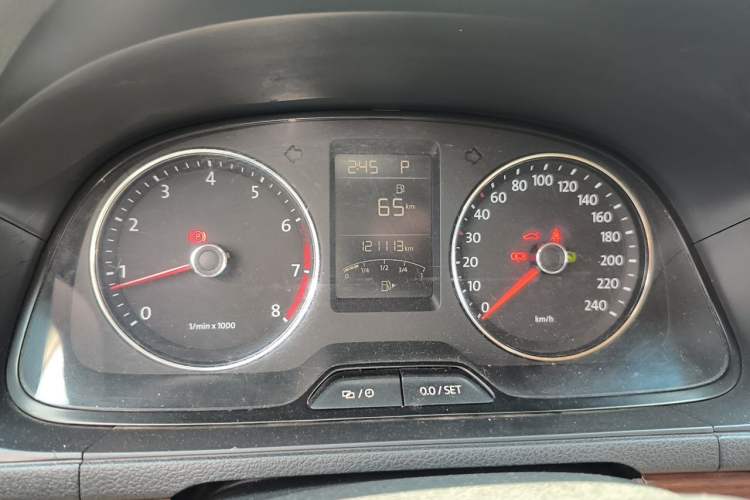 Used Volkswagen Lavida 2013 Restyled Classic 1.6L Automatic Comfort Edition Odometer Close Up