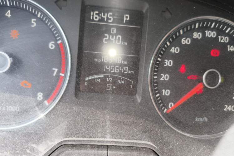 Used Volkswagen Lavida 2013 1.4TSI DSG Comfort Edition Odometer Close Up