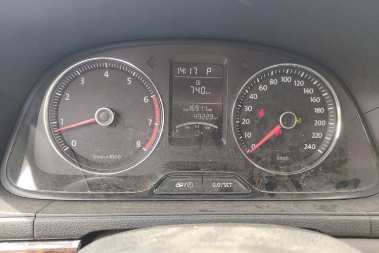Used Volkswagen Lavida 2013 1.4TSI DSG Luxury Edition Odometer Close Up