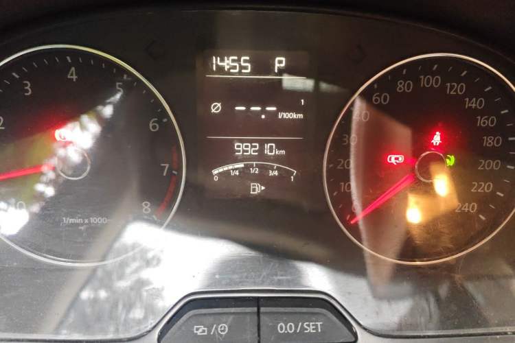 Used Volkswagen Lavida 2013 Revised Version 1.6L Automatic Luxury Edition Odometer Close Up
