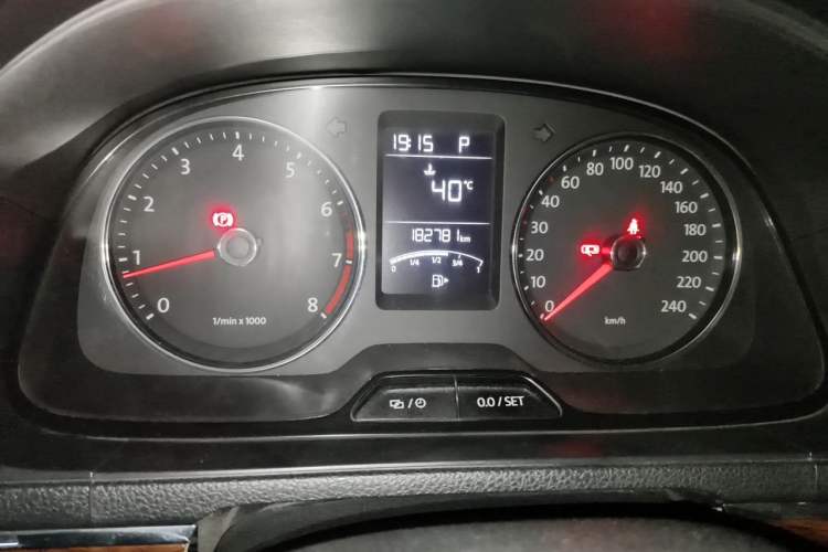 Used Volkswagen Lavida 2013 Revised Version 1.4 TSI DSG Luxury Edition Odometer Close Up