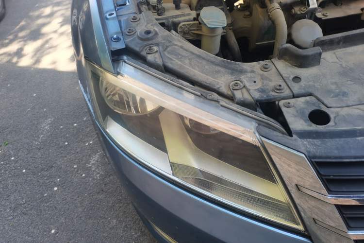 Used Volkswagen Lavida 2013 1.4TSI DSG Comfort Edition Right Front Headlight