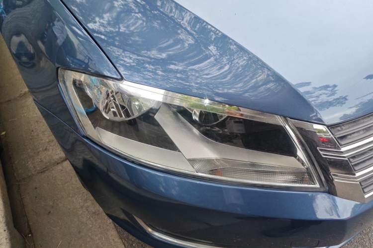 Used Volkswagen Lavida 2013 1.6L Automatic Luxury Edition Right Front Headlight