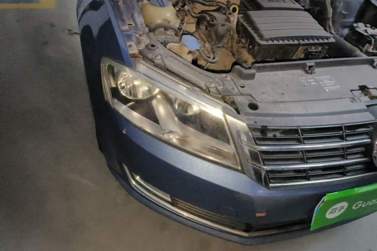 Used Volkswagen Lavida 2013 1.6L Manual Comfort Edition Right Front Headlight