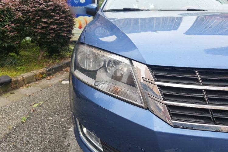 Used Volkswagen Lavida 2013 1.4TSI DSG Comfort Edition Right Front Headlight
