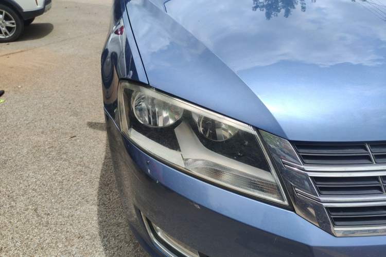Used Volkswagen Lavida 2013 1.4TSI DSG Luxury Edition Right Front Headlight