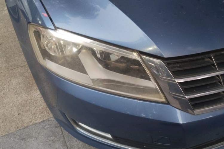 Used Volkswagen Lavida 2013 1.6L Automatic Comfort Edition Right Front Headlight