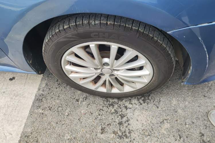 Used Volkswagen Lavida 2013 1.4TSI DSG Luxury Edition Right Front Wheel Hub