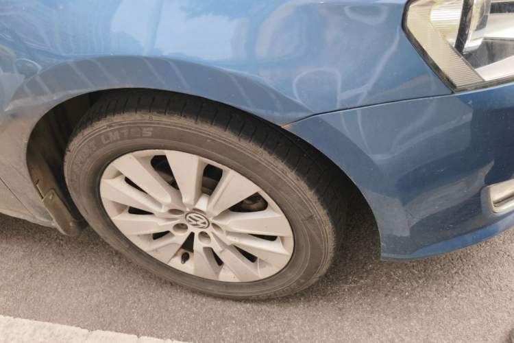 Used Volkswagen Lavida 2013 1.4TSI DSG Comfort Edition Right Front Wheel Hub