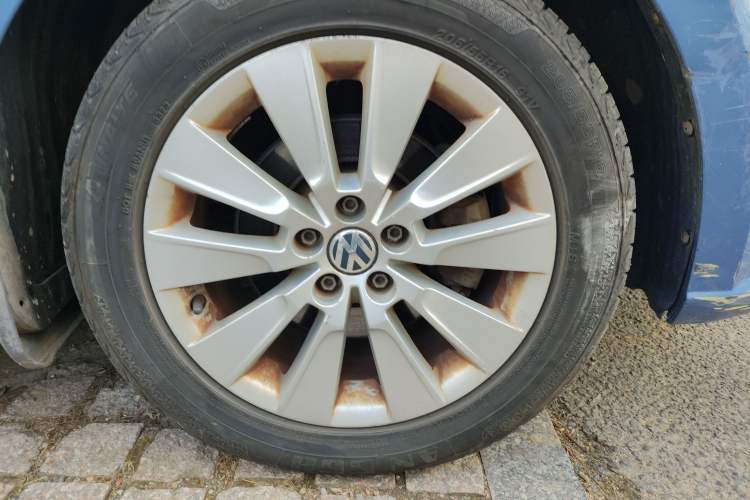 Used Volkswagen Lavida 2013 1.4TSI DSG Comfort Edition Right Front Wheel Hub