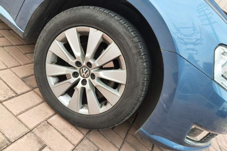Used Volkswagen Lavida 2013 Revised Version 1.4 TSI DSG Comfort Edition Right Front Wheel Hub