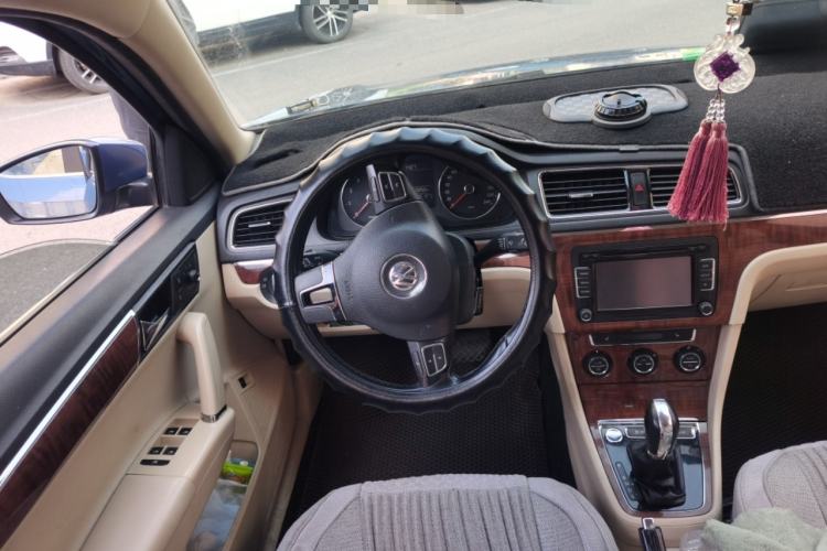 Used Volkswagen Lavida 2013 Revised Version 1.4 TSI DSG Luxury Edition Steering Wheel