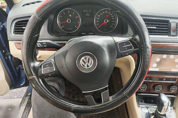 Used Volkswagen Lavida 2013 1.4TSI DSG Luxury Edition Steering Wheel