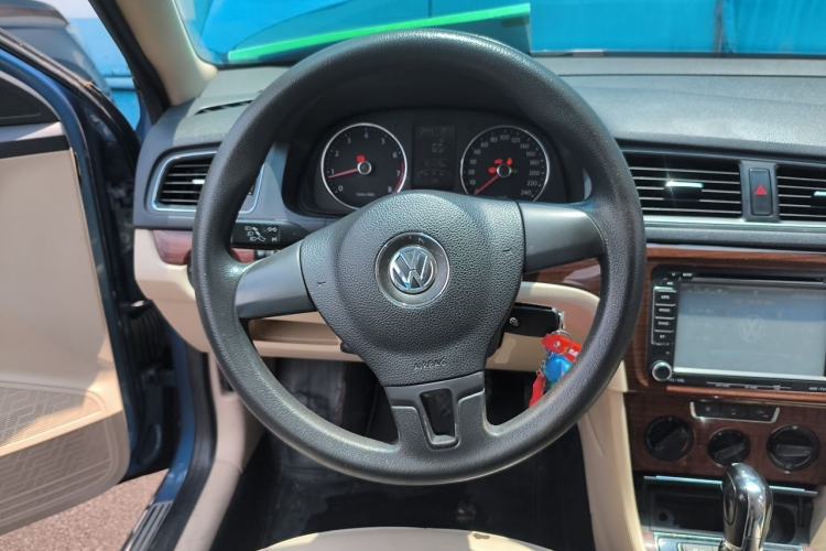 Used Volkswagen Lavida 2013 Restyled Classic 1.6L Automatic Comfort Edition Steering Wheel
