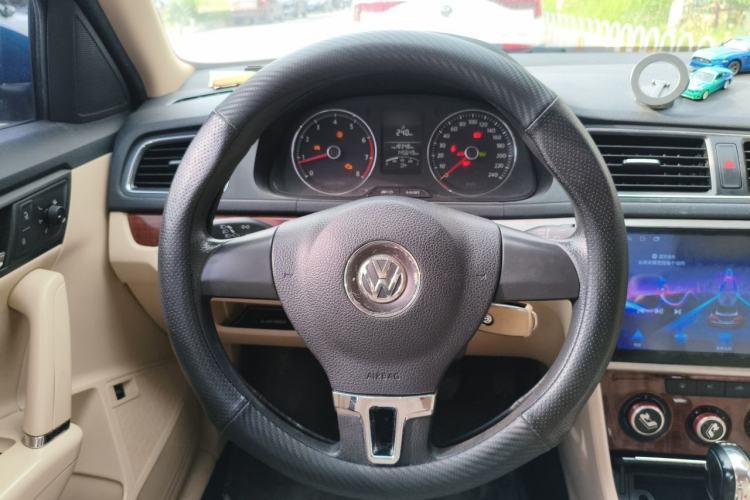 Used Volkswagen Lavida 2013 1.4TSI DSG Comfort Edition Steering Wheel