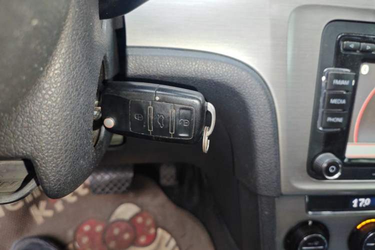 Used Volkswagen Lavida 2013 1.6L Automatic Luxury Edition Vehicle Key