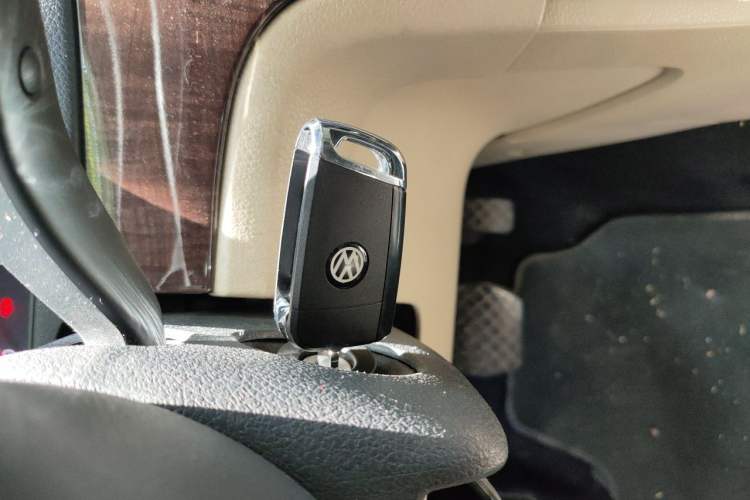Used Volkswagen Lavida 2013 1.6L Automatic Comfort Edition Vehicle Key