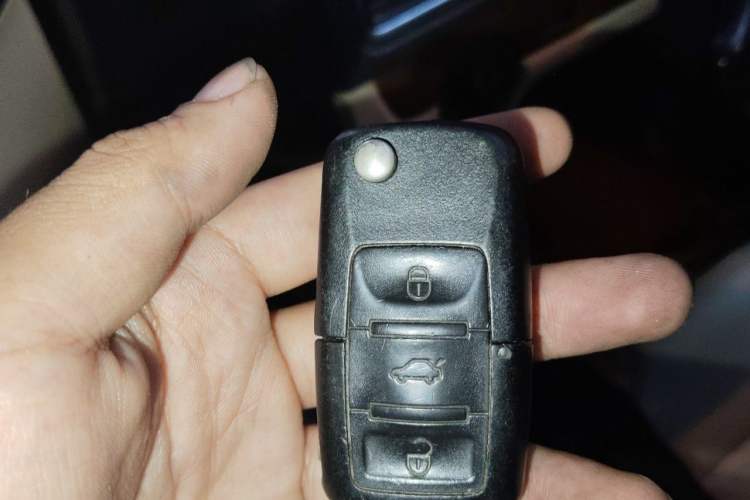 Used Volkswagen Lavida 2013 1.6L Automatic Comfort Edition Vehicle Key