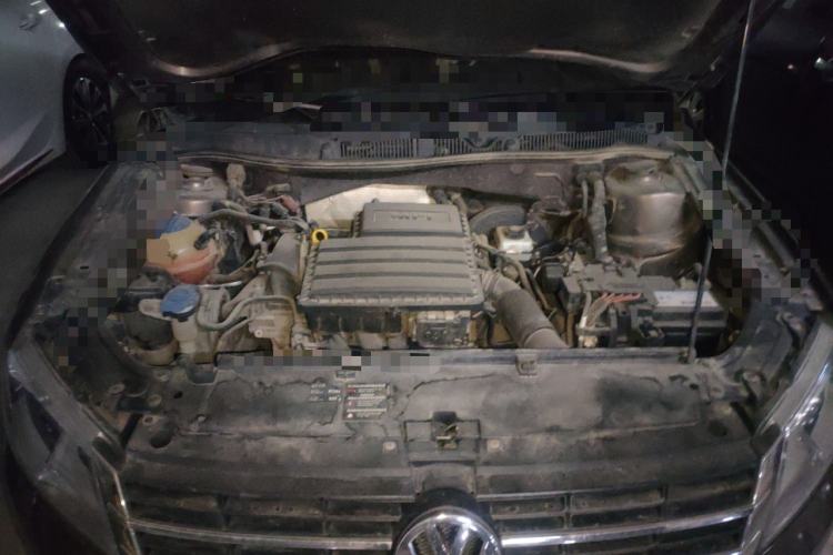Used Volkswagen Lavida 2013 1.6L Automatic Fashion Edition Engine Bay