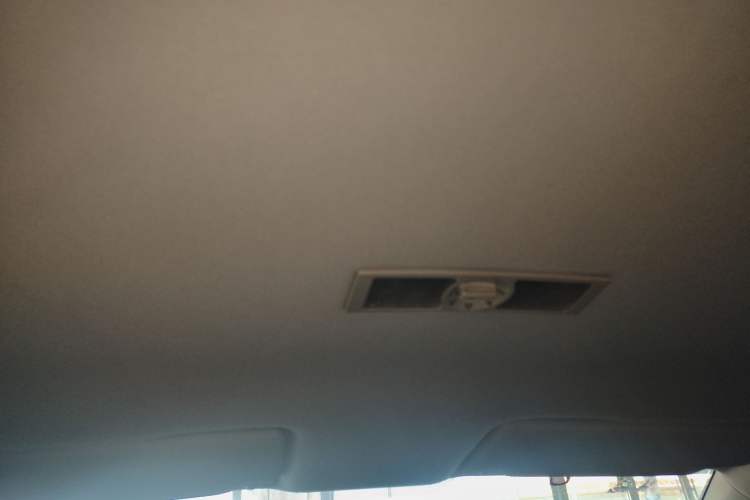 Used Volkswagen Lavida 2013 Revised Classic 1.6L Automatic Fashion Edition Headliner