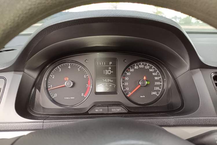 Used Volkswagen Lavida 2013 Revised Classic 1.6L Automatic Fashion Edition Instrument Cluster